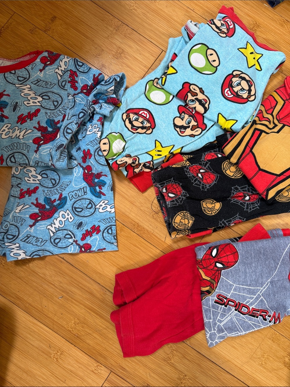 4 sets size 6 pajamas